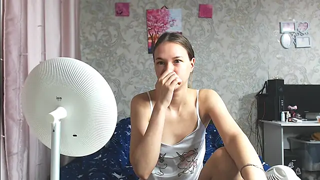 leila bambi  online show from 2, 11, 2025