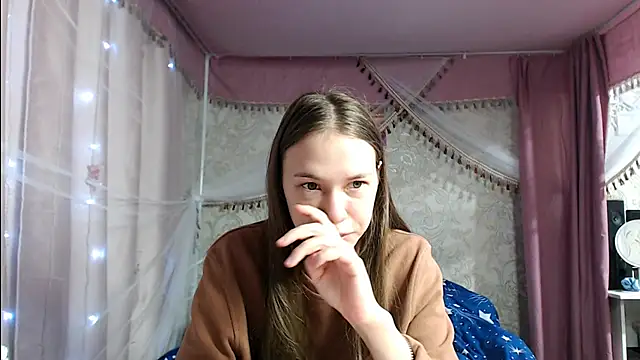 leila bambi  online show from 11, 11, 2025