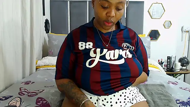 Snapshot of IceBellaCane313 chatting on 12, 9, 2025 IceBellaCane313 online show from 12, 9, 2025