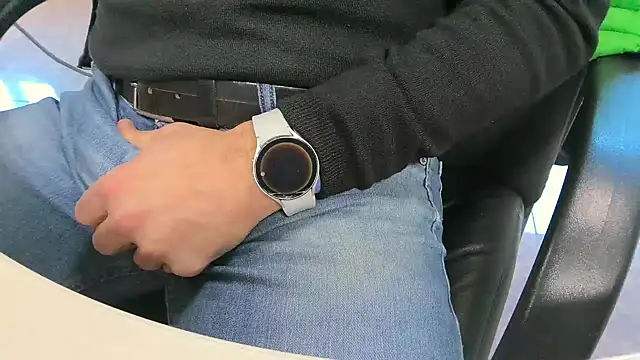 alessandroman2114 online show from 25, 2, 2025