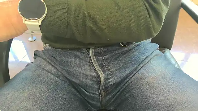 alessandroman2114 online show from 7, 4, 2026