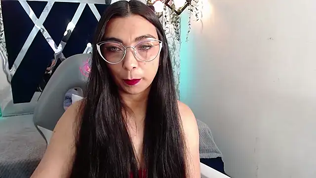 Karla hernandez  online show from 19, 9, 2025