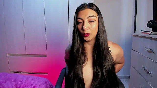 Karla hernandez  online show from 8, 4, 2026