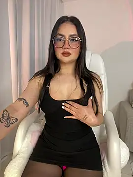 Snapshot of montmariana chatting on 4, 3, 2025 montmariana online show from 4, 3, 2025