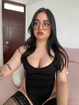 Snapshot of montmariana chatting on 17, 6, 2026 montmariana online show from 17, 6, 2026