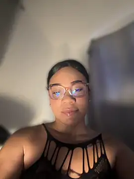 ashley Tompson1 online show from 13, 7, 2026