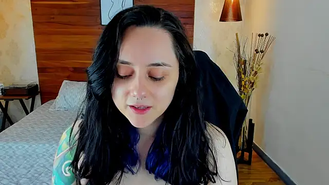 Snapshot of KatherineBond chatting on 28, 2, 2025 KatherineBond online show from 28, 2, 2025