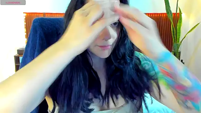 KatherineBond online show from 5, 11, 2025