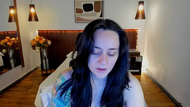 Snapshot of KatherineBond chatting on 30, 6, 2026 KatherineBond online show from 30, 6, 2026
