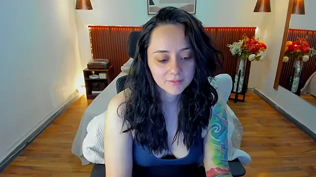 Snapshot of KatherineBond chatting on 6, 8, 2026 KatherineBond online show from 6, 8, 2026