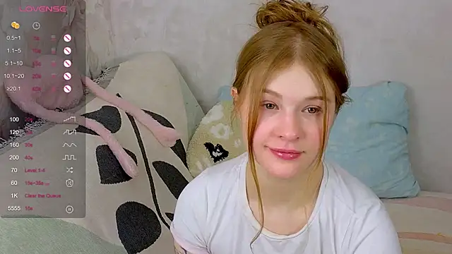 TrissMerigold9 online show from 17, 11, 2025