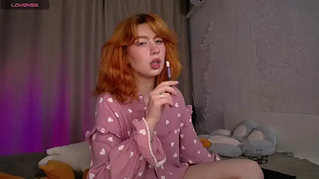 Snapshot of Evaa_Moonn_ chatting on 12, 9, 2025 Evaa Moonn online show from 12, 9, 2025