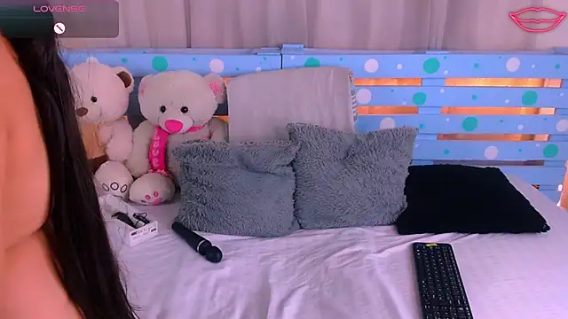 Snapshot of Sara-04 chatting on 7, 1, 2025 Sara-04 online show from 7, 1, 2025