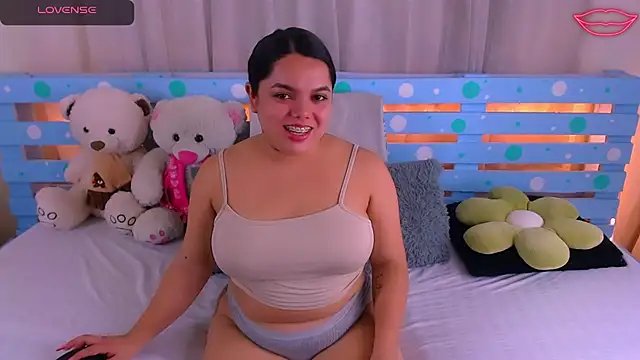 Snapshot of Sara-04 chatting on 2, 2, 2025 Sara-04 online show from 2, 2, 2025