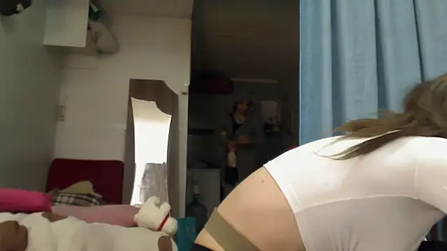 Snapshot of VanillaSeXy chatting on 4, 3, 2026 VanillaSeXy online show from 4, 3, 2026