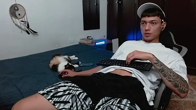 aaron blug online show from 20, 12, 2025