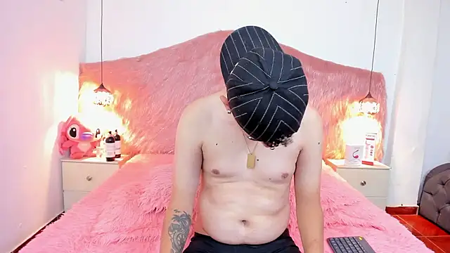 Derek and Skarlet online show from 13, 2, 2026