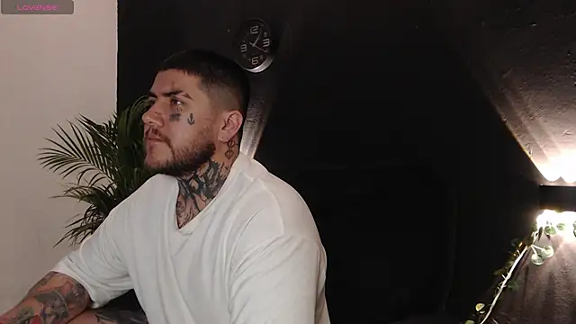 Snapshot of Ash_gusbig chatting on 11, 2, 2025 Ash gusbig online show from 11, 2, 2025