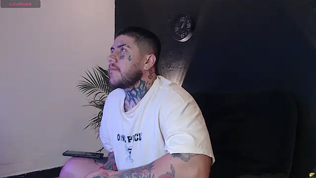 Snapshot of Ash_gusbig chatting on 13, 2, 2025 Ash gusbig online show from 13, 2, 2025