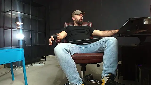 Snapshot of JackEthann chatting on 6, 1, 2025 JackEthann online show from 6, 1, 2025