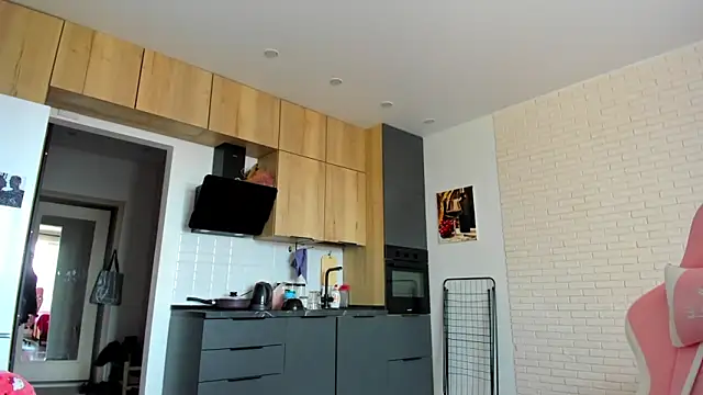  Alice Kitty online show from 22, 4, 2026