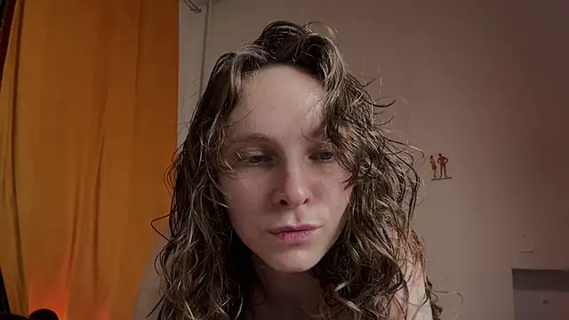 Snapshot of MikkyMoony chatting on 21, 11, 2025 MikkyMoony online show from 21, 11, 2025