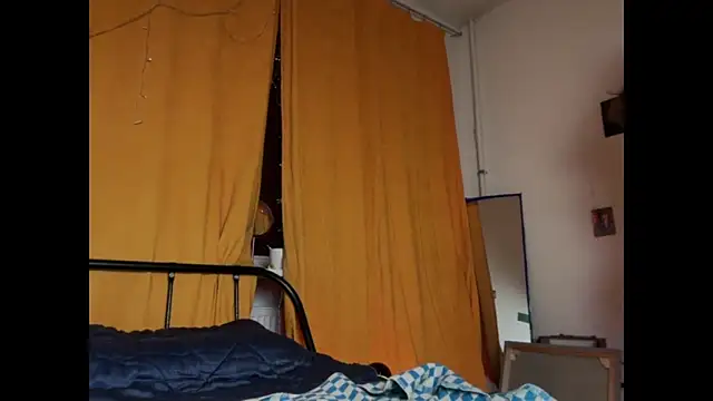 Snapshot of MikkyMoony chatting on 29, 11, 2025 MikkyMoony online show from 29, 11, 2025