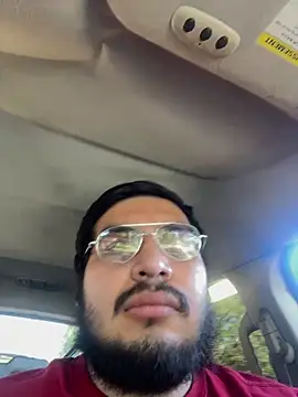 Snapshot of UKNOW_lol chatting on 4, 11, 2025 UKNOW lol online show from 4, 11, 2025