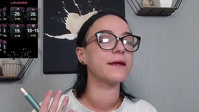 IzabelllNoir online show from 15, 4, 2026