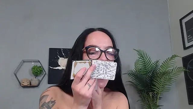 Snapshot of IzabelllNoir chatting on 30, 4, 2026 IzabelllNoir online show from 30, 4, 2026