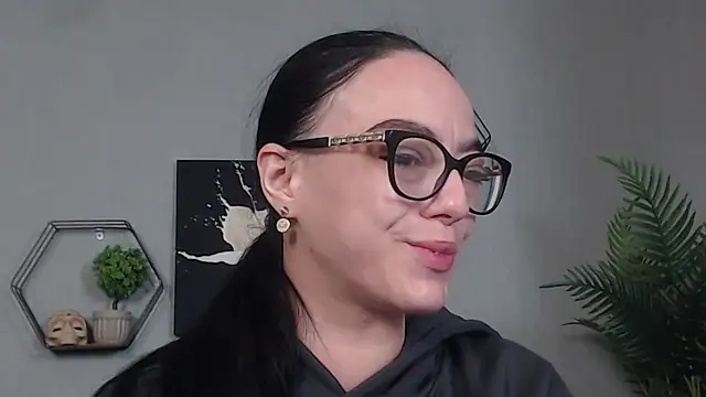 Snapshot of IzabelllNoir chatting on 11, 5, 2026 IzabelllNoir online show from 11, 5, 2026