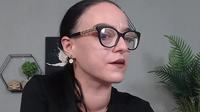 Snapshot of IzabelllNoir chatting on 15, 5, 2026 IzabelllNoir online show from 15, 5, 2026