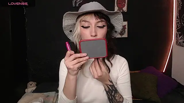 Snapshot of niakat_ chatting on 16, 9, 2025 niakat online show from 16, 9, 2025