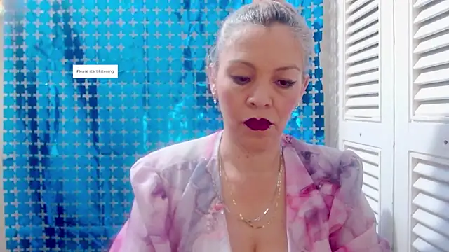 Snapshot of electra-mommy chatting on 19, 11, 2025 electra-mommy online show from 19, 11, 2025