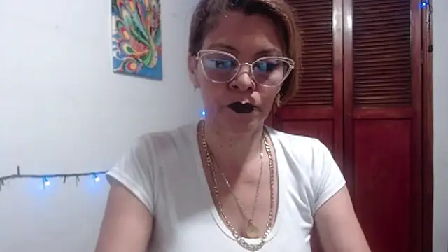 Snapshot of electra-mommy chatting on 4, 7, 2026 electra-mommy online show from 4, 7, 2026