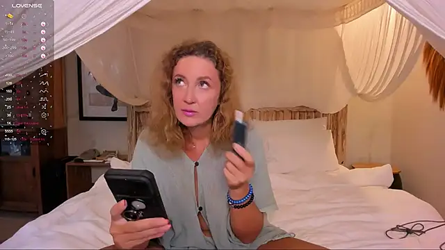 Snapshot of LaVitaBelle chatting on 28, 1, 2025 LaVitaBelle online show from 28, 1, 2025