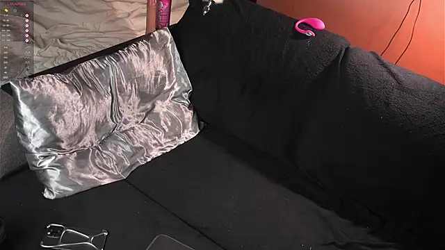 cherrydany online show from 8, 9, 2025