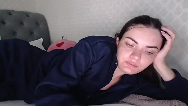  JustmeHere  online show from 15, 9, 2025