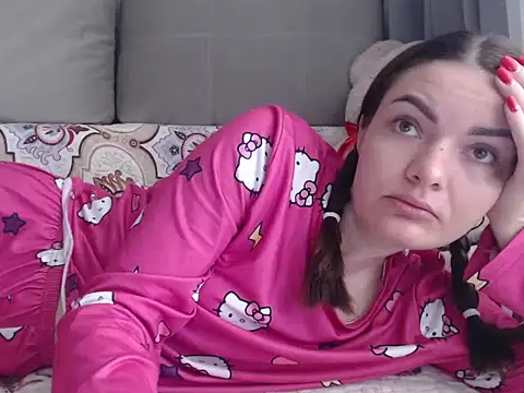  JustmeHere  online show from 1, 11, 2025