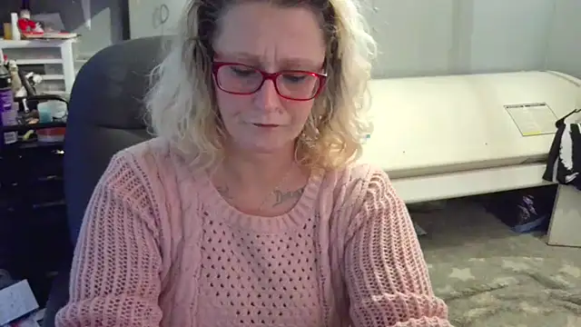 Lisalovely6981 online show from 7, 2, 2025