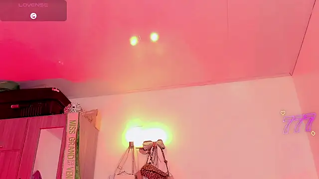 naomy  xx online show from 11, 6, 2026