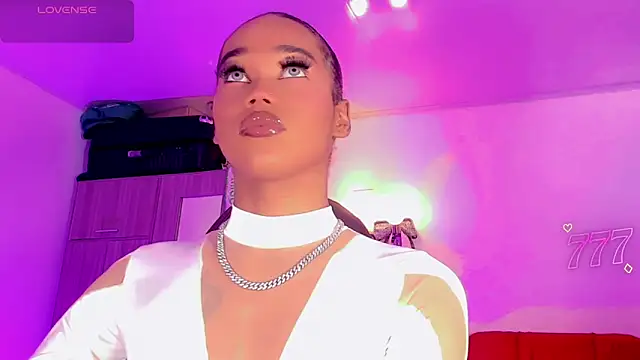 naomy  xx online show from 13, 6, 2026