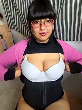 Snapshot of Derry_Cooper chatting on 7, 11, 2025 Derry Cooper online show from 7, 11, 2025