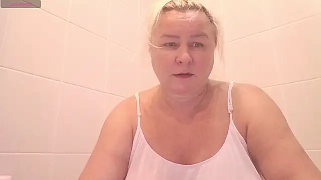Snapshot of mira_robinsonnn chatting on 20, 7, 2026 mira robinsonnn online show from 20, 7, 2026