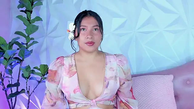 LinnaGardenia online show from 19, 1, 2025