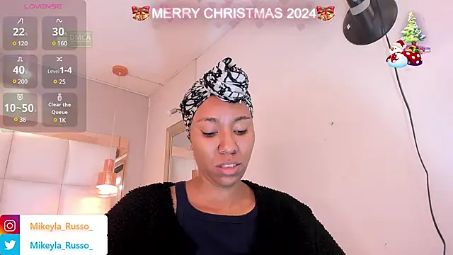 Snapshot of Mikeyla-Russo chatting on 23, 12, 2024 Mikeyla-Russo online show from 23, 12, 2024