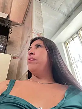 Snapshot of Alanna_atm_ chatting on 19, 12, 2024 Alanna atm  online show from 19, 12, 2024