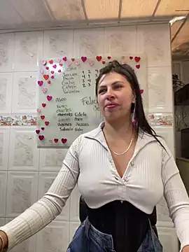 Snapshot of Alanna_atm_ chatting on 21, 12, 2024 Alanna atm  online show from 21, 12, 2024
