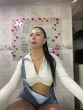 Snapshot of Alanna_atm_ chatting on 18, 1, 2025 Alanna atm  online show from 18, 1, 2025