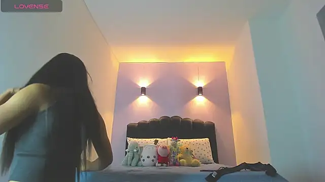 Sofia Clauss  online show from 12, 11, 2025